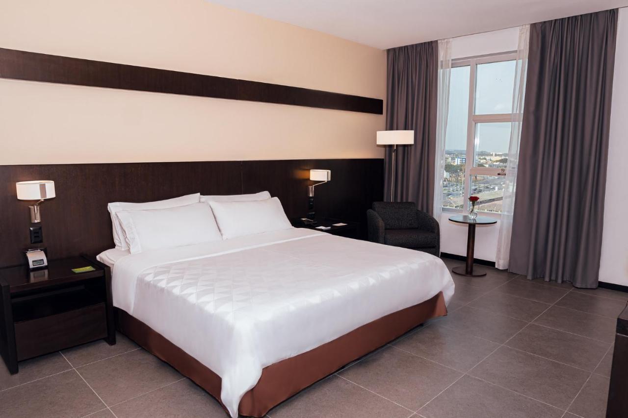 Habitación Club con acceso al salón - 1 cama grande