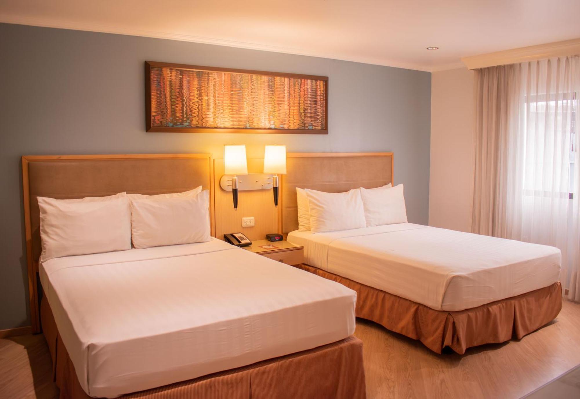 Double Suite with Two Double Beds - Non-Smoking